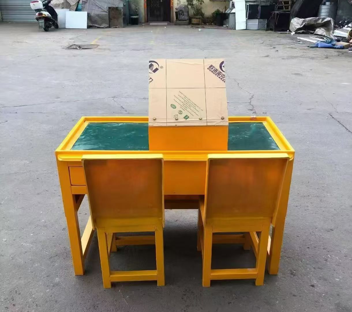 梅列防静电导通桌井下煤矿火工品发放桌：危险品流转的安全守护者