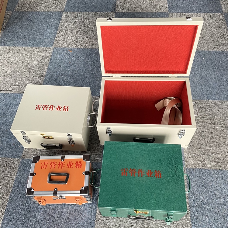 梅列爆破工程作业箱如何选择？玻璃钢与传统材质的全面对比